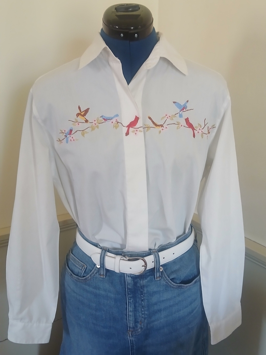 Orvis Tops - Vintage Orvis White Cotton Collared Shirt Bird Embroidery Cardinal Bluebird